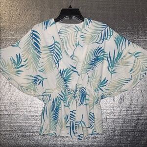 Sweet Rain Leaf Pattern Top in Blue and Cream